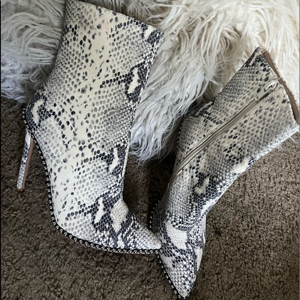 Snake skin boot
